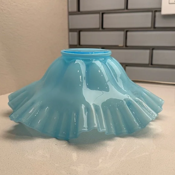 Vintage Bride's Basket Blue Fenton Ruffled Edges Bowl with Metal Holder - Picture 13 of 17